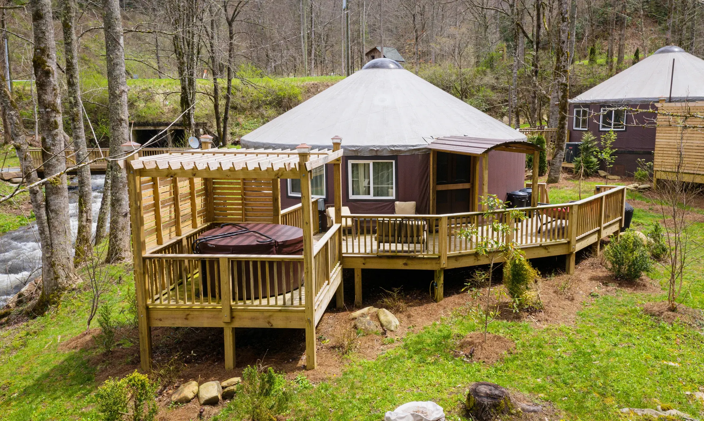 StayNantahala Luxury Yurts by the creek_exterior_fall