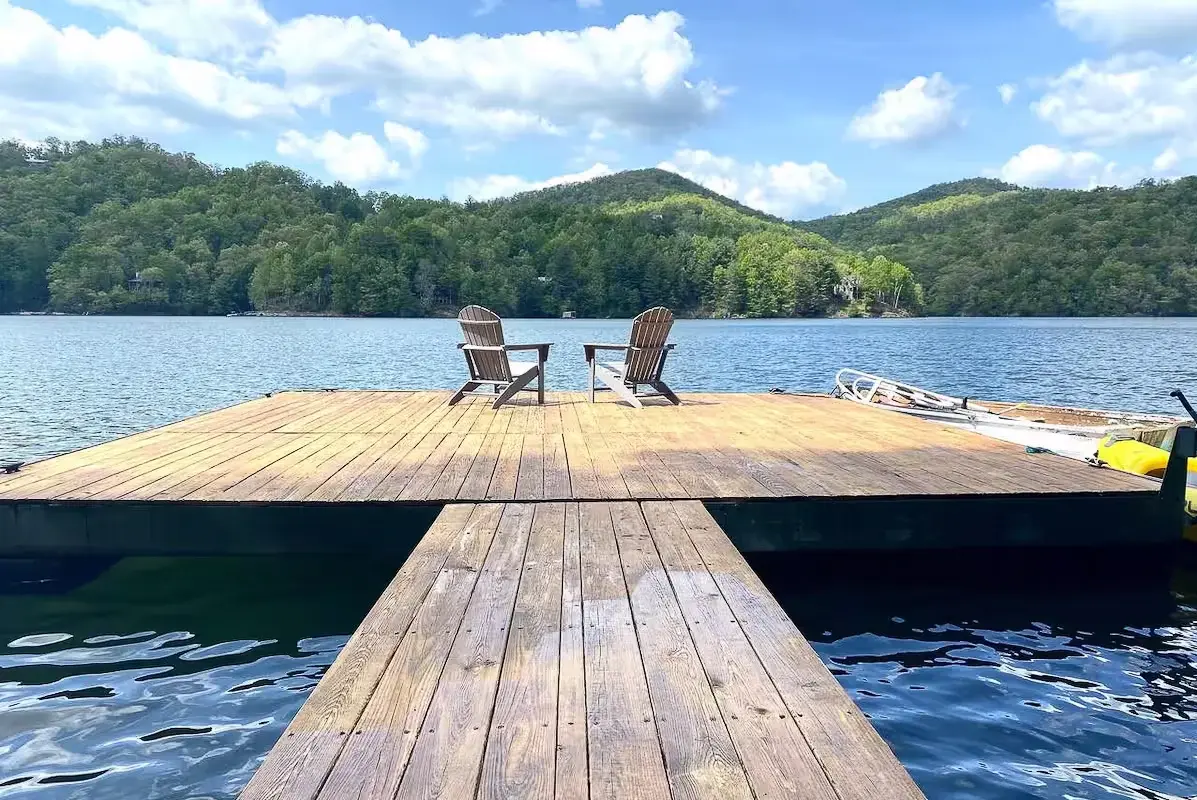 Tree Top Lakefront Cottage